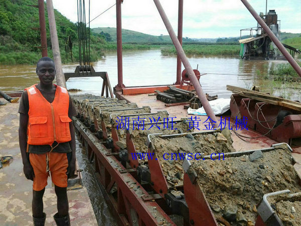 淘金設備廠家,淘金船定制,淘金船價格,湖南淘金船,瀏陽采金船,興旺挖金船,專業采沙船,洗砂機,鉆石開采